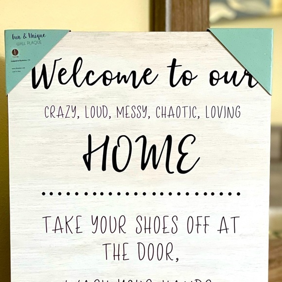 WELCOME SIGN. Wood plaque with welcome message. 12 x 16. White Washed/aged - Picture 2 of 4